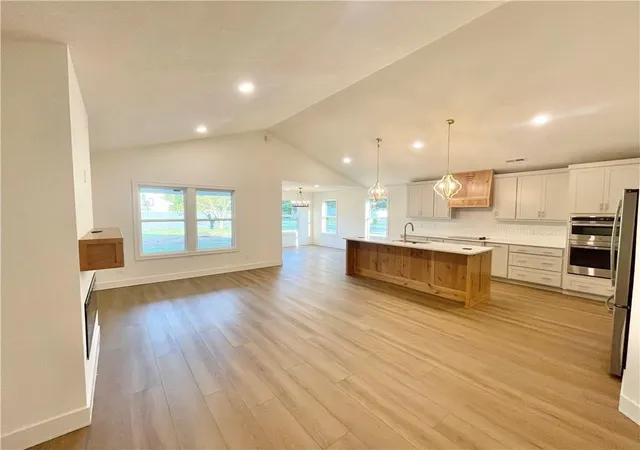 2nd image of 810 N Water St, Butler, MO 64730 | MLS# 2633799