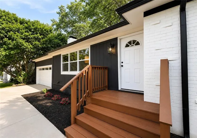 Photo 1 of Sale Pending at 1001 W 93rd Street, Kansas City, MO 64114 | MLS# 2633803 | Listing updated on 2026-08-25