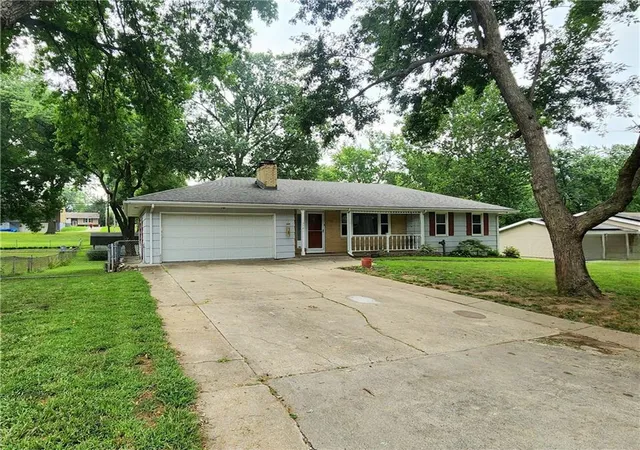 Photo 2 of Sale Pending at 2701 S Maybrook Ave, Independence, MO 64057 | MLS# 2633808 | Listing updated on 2026-09-03