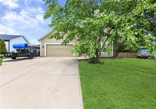 2nd image of 21240 W 226th Street, Spring Hill, KS 66083 | MLS# 2633816