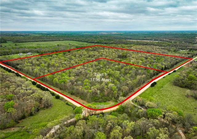3rd image of 21395 Se 2124 Rd, Stockton, MO 65785 | MLS# 2633820