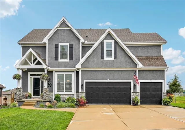 Photo 1 of Single family home for sale at 2100 Prairie Crk Dr, Kearney, MO 64060 | MLS# 2633829 | Listing updated on 2026-08-30