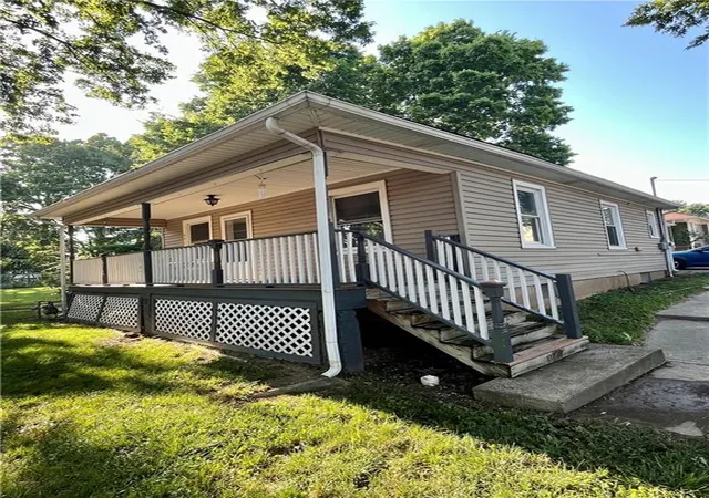 Single family home for sale at 431 N Eubank St, Independence, MO 64050 | MLS# 2633831