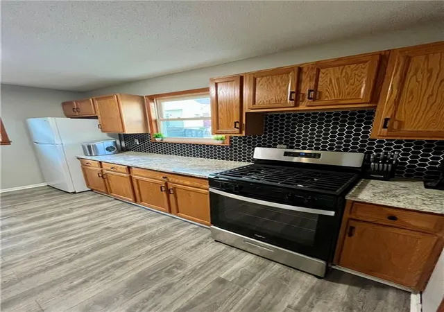 Photo 4 of Single family home for sale at 431 N Eubank St, Independence, MO 64050 | MLS# 2633831 | Listing updated on 2026-08-02