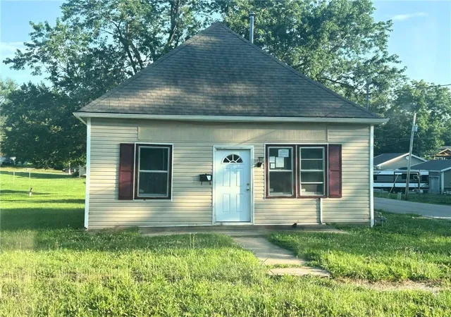 Photo 1 of Single family home for sale at 809 W Lexington St, Richmond, MO 64085 | MLS# 2633839 | Listing updated on 2026-07-29
