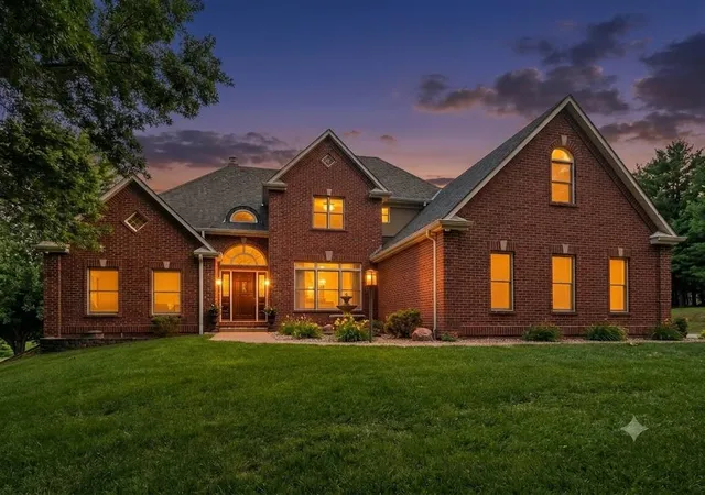 2nd image of 2350 River Ridge Rd, Saint Joseph, MO 64507 | MLS# 2633843