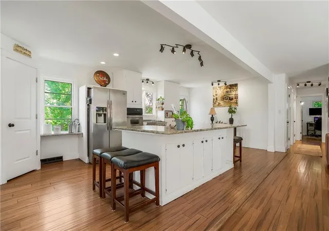 Photo 3 of Single family home for sale at 170 W Terrace Trl St, Lake Quivira, KS 66217 | MLS# 2633849 | Listing updated on 2026-09-06