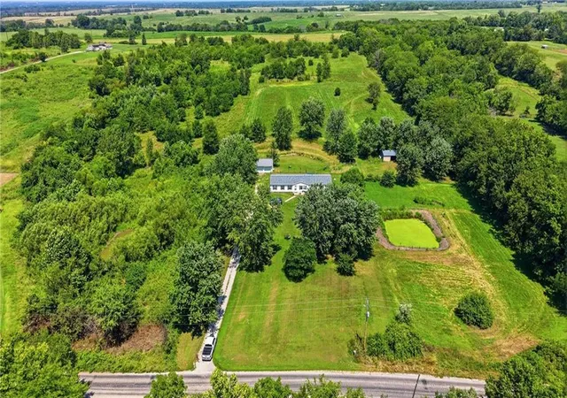 Photo 3 of Single family home for sale at 31 Sw 600th Road, Warrensburg, MO 64093 | MLS# 2633861 | Listing updated on 2026-08-29