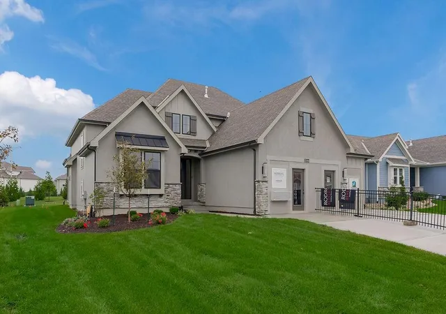 1st image of 15564 W 168th Ter, Olathe, KS 66062 | MLS# 2633871