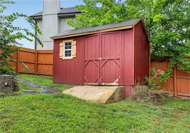 25th image of 806 Garnet Cir, Smithville, MO 64089 | MLS# 2633874