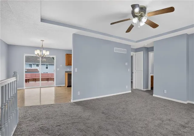3rd image of 806 Garnet Cir, Smithville, MO 64089 | MLS# 2633874