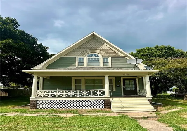2nd image of 1015 E 2nd St, Maryville, MO 64468 | MLS# 2633875