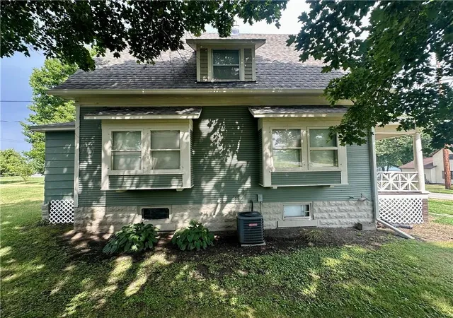 Photo 3 of Single family home for sale at 1015 E 2nd Street, Maryville, MO 64468 | MLS# 2633875 | Listing updated on 2026-10-05