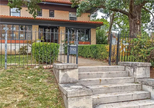 Photo 3 of Sale Pending at 710 E Armour Blvd, Kansas City, MO 64109 | MLS# 2633880 | Listing updated on 2026-09-12