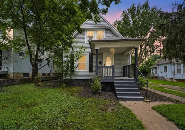 Photo 2 of Single family home for sale at 4136 Holly St, Kansas City, MO 64111 | MLS# 2633883 | Listing updated on 2026-09-18