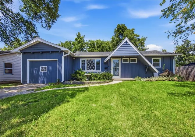 1st image of 104 Bowman St, Harrisonville, MO 64701 | MLS# 2633891