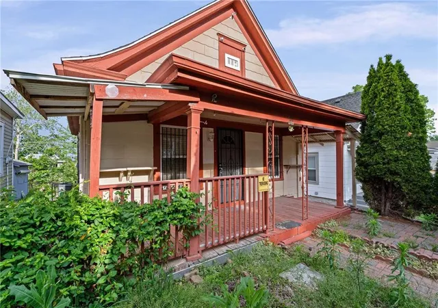 Photo 3 of Single family home for sale at 504 Wallace Ave, Kansas City, MO 64125 | MLS# 2633894 | Listing updated on 2026-08-31
