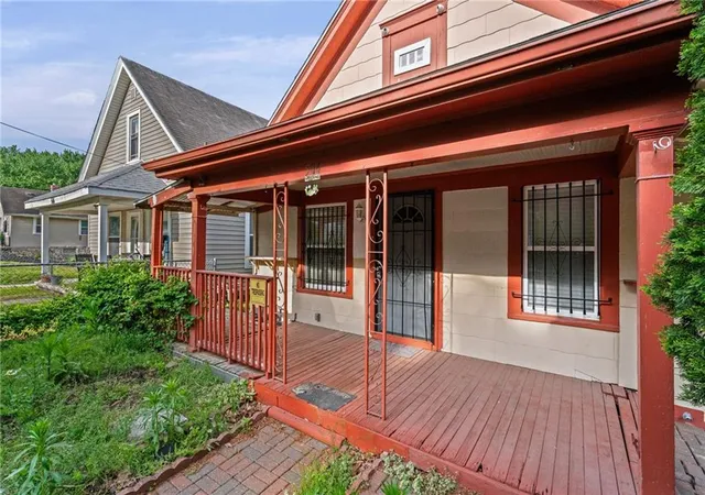 Photo 4 of Single family home for sale at 504 Wallace Ave, Kansas City, MO 64125 | MLS# 2633894 | Listing updated on 2026-08-31