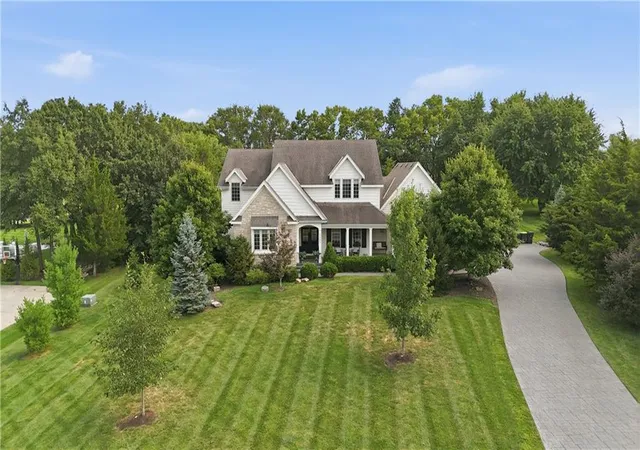 2nd image of 3835 N 180th Ter, Stilwell, KS 66085 | MLS# 2633901