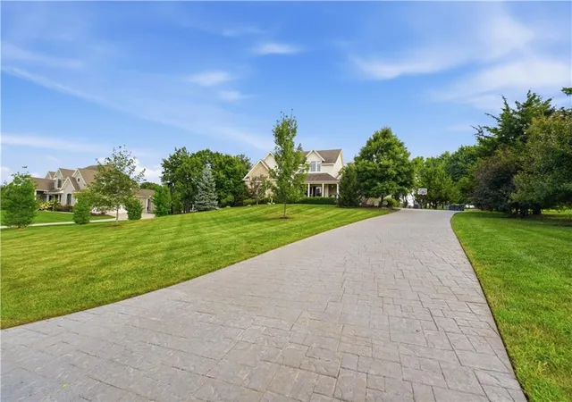 5th image of 3835 N 180Th Ter, Stilwell, KS 66085 | MLS# 2633901