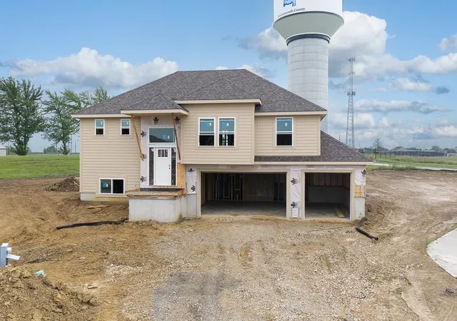 1st image of 15589 Sheridan Ct, Basehor, KS 66007 | MLS# 2633903