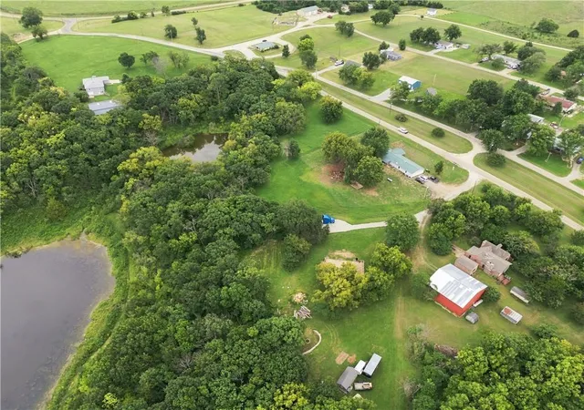 5th image of 8567 Willow Ct, Ozawkie, KS 66070 | MLS# 2633904