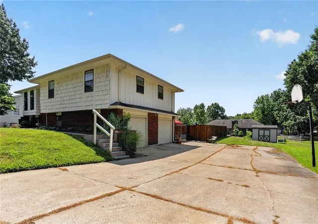 5th image of 408 E Walnut St, Odessa, MO 64076 | MLS# 2633907