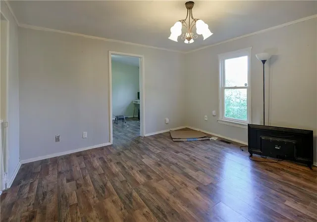 Photo 4 of Single family home for sale at 407 S Clarke Ave, Clever, MO 65631 | MLS# 2633908 | Listing updated on 2026-08-24