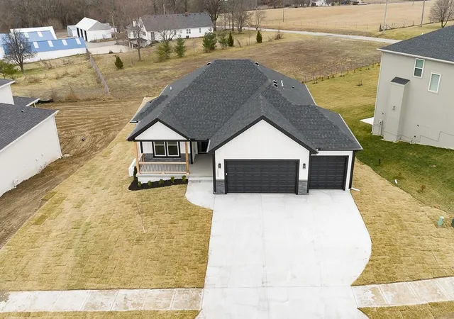 image of 15618 Austin Ct, Basehor, KS 66007 | MLS# 2633909