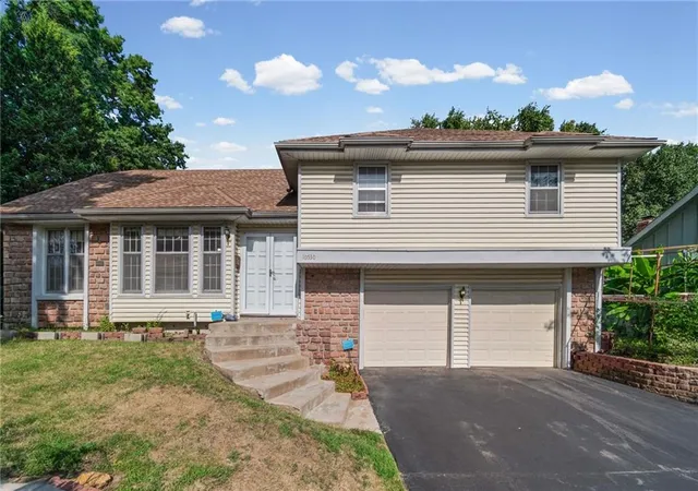 Single family home for sale at 10530 Wedd St, Overland Park, KS 66212 | MLS# 2633911