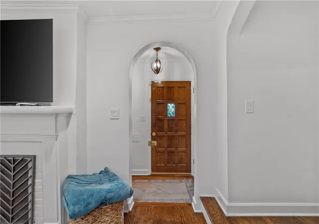 Photo 3 of Sale Pending at 1260 W 72nd Street, Kansas City, MO 64114 | MLS# 2633914 | Listing updated on 2026-08-17
