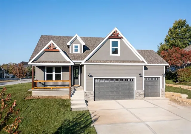 1st image of 00000 Kansas Ave, Tonganoxie, KS 66086 | MLS# 2633919