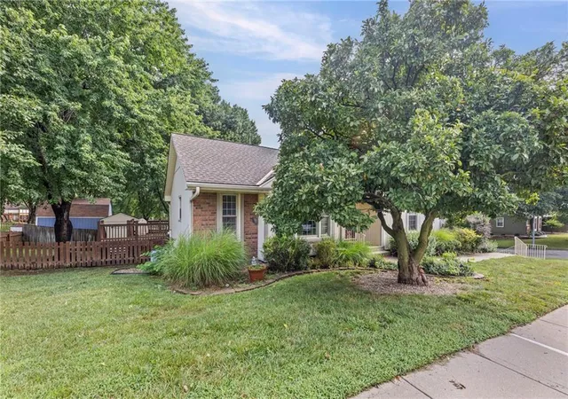 Photo 3 of Sale Pending at 8210 N Virginia Ave, Kansas City, MO 64118 | MLS# 2633927 | Listing updated on 2026-08-13