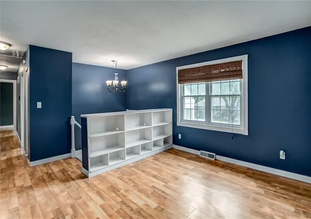 5th image of 2409 Nw Salem Ct, Blue Springs, MO 64015 | MLS# 2633935