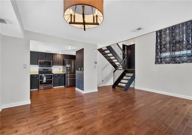Photo 2 of Townhouse for sale at 10913 Rosehill Rd, Overland Park, KS 66210 | MLS# 2633944 | Listing updated on 2026-10-05