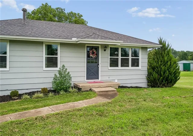 4th image of 34906 E Colbern Rd, Lone Jack, MO 64070 | MLS# 2633946