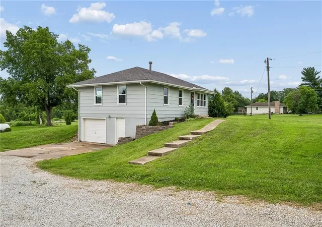 5th image of 34906 E Colbern Rd, Lone Jack, MO 64070 | MLS# 2633946