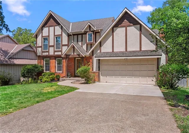 Photo 2 of Sale Pending at 10183 Switzer Rd, Overland Park, KS 66212 | MLS# 2633947 | Listing updated on 2026-08-17