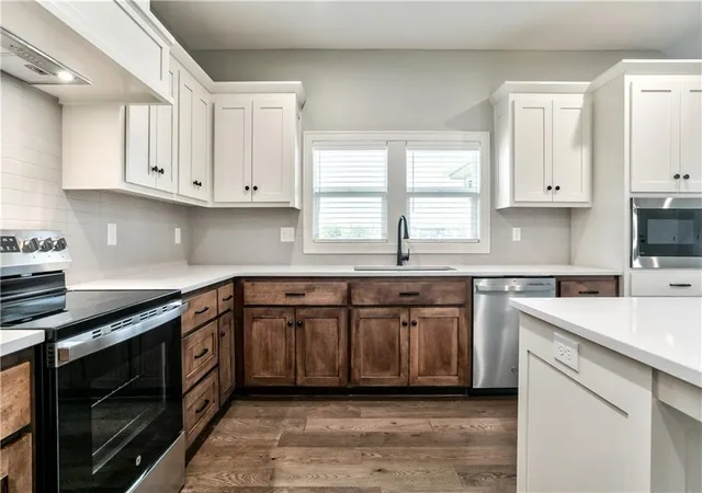 Photo 4 of Single family home for sale at 16978 S Brentwood St, Olathe, KS 66062 | MLS# 2633951 | Listing updated on 2026-10-03