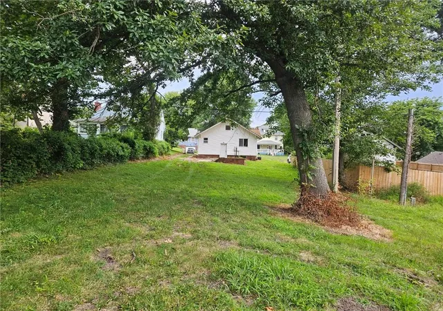 2nd image of 413 W 22nd St, Higginsville, MO 64037 | MLS# 2633952