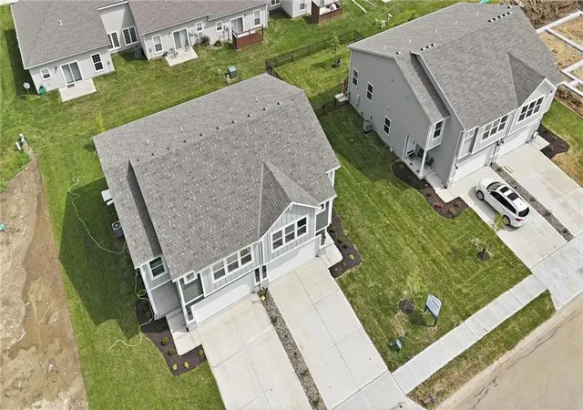 3rd image of 1432 S 4th Street E, Louisburg, KS 66053 | MLS# 2633955