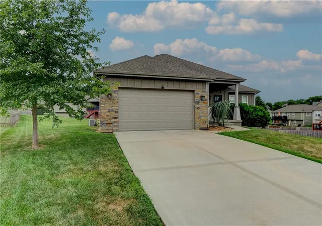 2nd image of 599 Linda Ct, Liberty, MO 64068 | MLS# 2633957
