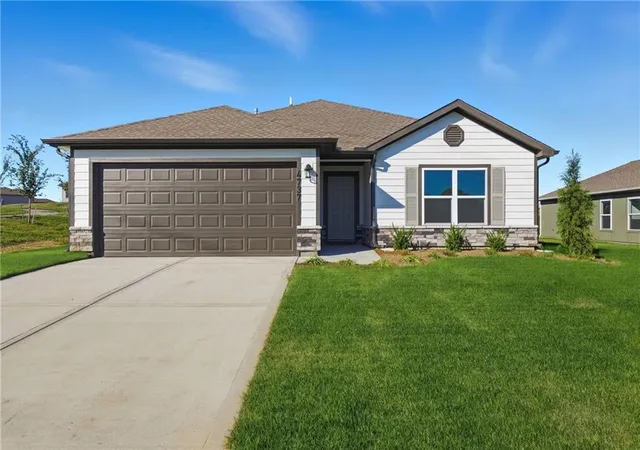Photo 1 of Single family home for sale at 1612 Sw 9th Street, Oak Grove, MO 64075 | MLS# 2633961 | Listing updated on 2026-09-04