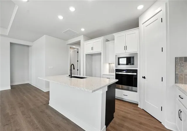 2nd image of 1395 N 163rd Cir, Basehor, KS 66007 | MLS# 2633964