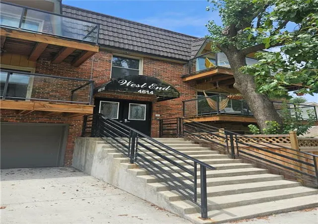 Photo 2 of Condo for sale at 4614 Holly St #3, Kansas City, MO 64112 | MLS# 2633968 | Listing updated on 2026-09-03