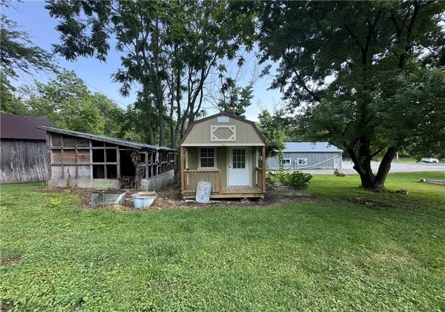 4th image of 402 E 3Rd St, Mound City, MO 64470 | MLS# 2633974