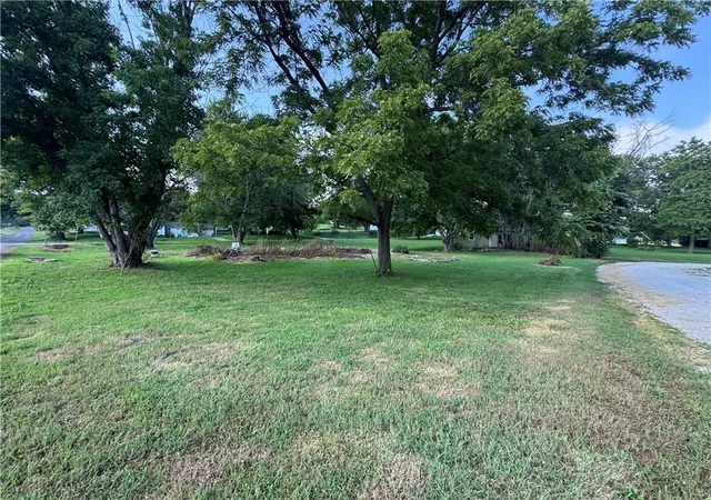 6th image of 402 E 3rd St, Mound City, MO 64470 | MLS# 2633974
