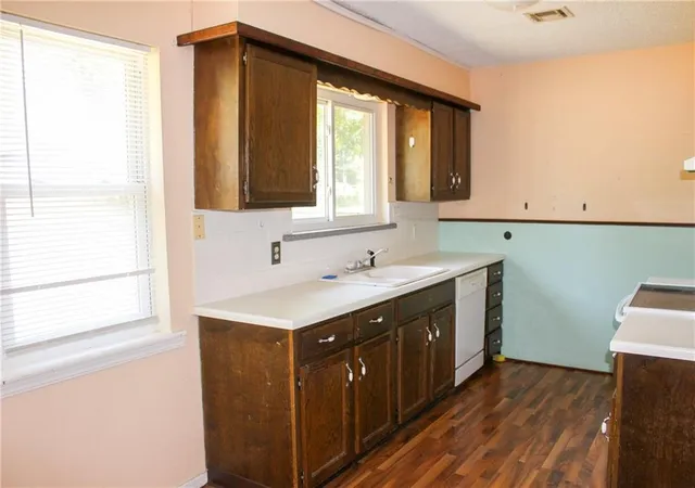 5th image of 524 S 6Th St, Independence, KS 67301 | MLS# 2633982