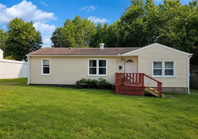 Photo 3 of Single family home for sale at 701 Hickory St, Richmond, MO 64085 | MLS# 2633987 | Listing updated on 2026-10-01