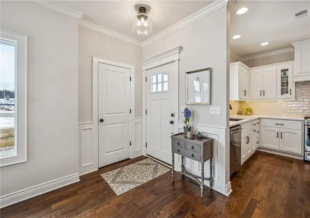 3rd image of 11413 S Waterford Dr, Olathe, KS 66061 | MLS# 2633996